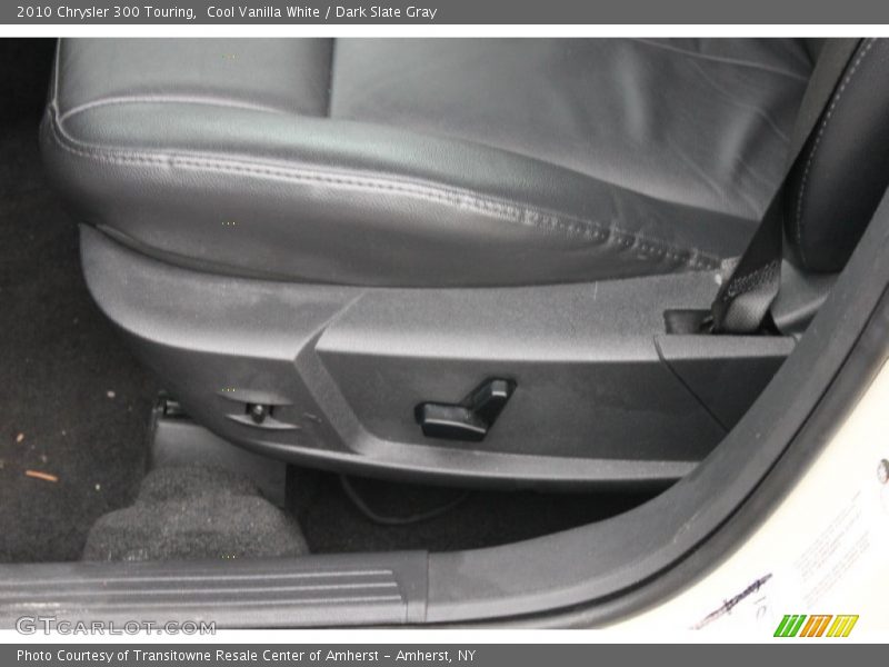 Cool Vanilla White / Dark Slate Gray 2010 Chrysler 300 Touring