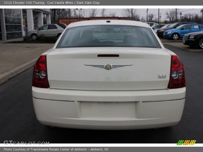 Cool Vanilla White / Dark Slate Gray 2010 Chrysler 300 Touring