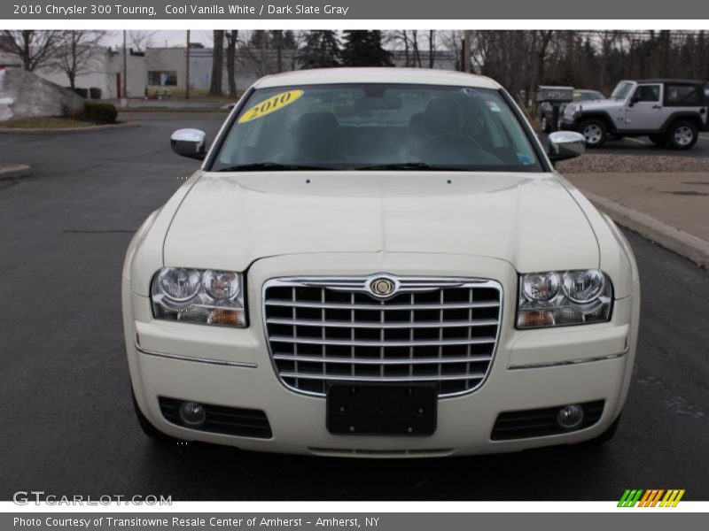 Cool Vanilla White / Dark Slate Gray 2010 Chrysler 300 Touring