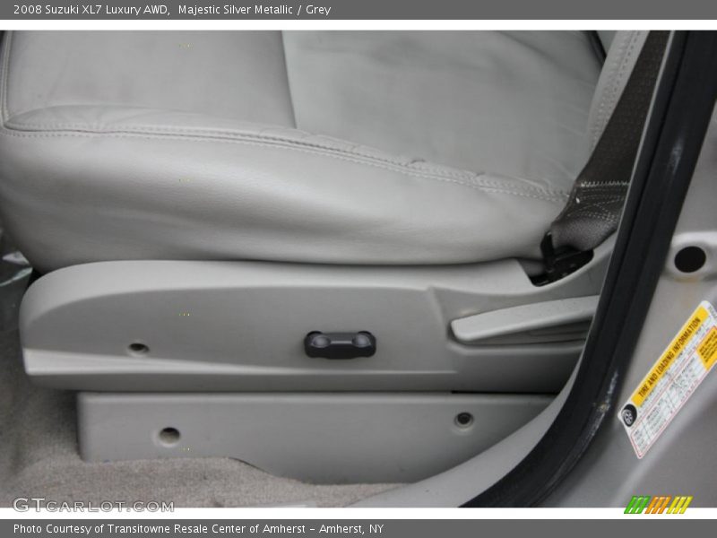 Majestic Silver Metallic / Grey 2008 Suzuki XL7 Luxury AWD