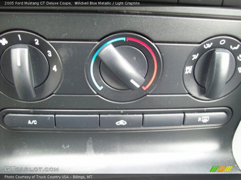 Windveil Blue Metallic / Light Graphite 2005 Ford Mustang GT Deluxe Coupe