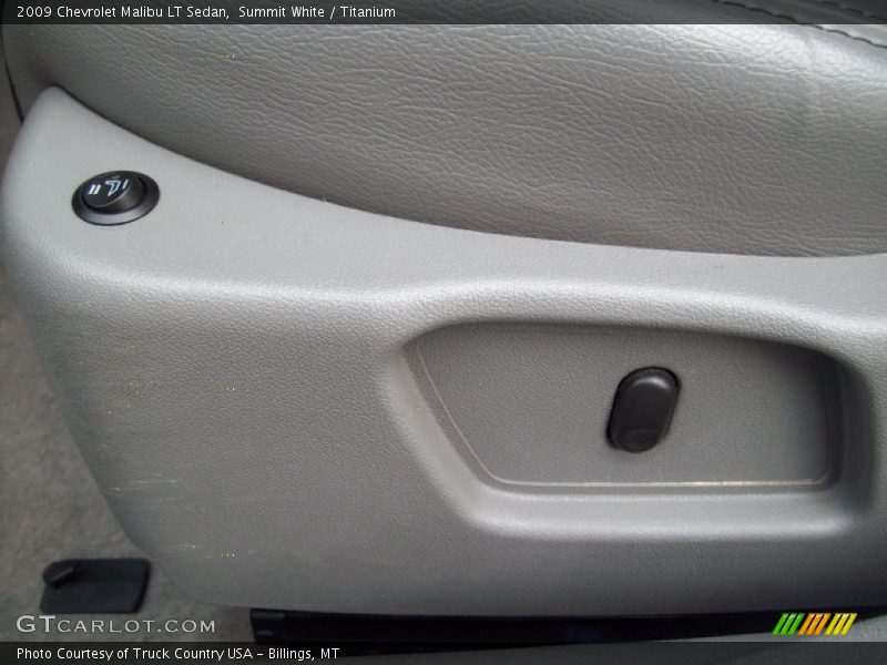 Summit White / Titanium 2009 Chevrolet Malibu LT Sedan