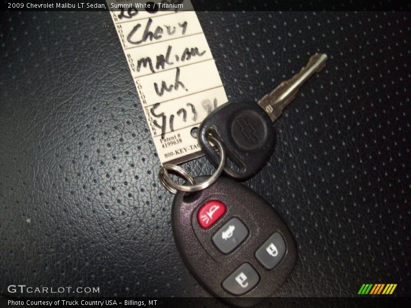 Summit White / Titanium 2009 Chevrolet Malibu LT Sedan