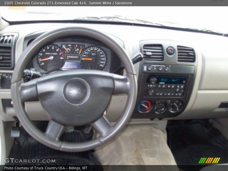 Dashboard of 2005 Colorado Z71 Extended Cab 4x4
