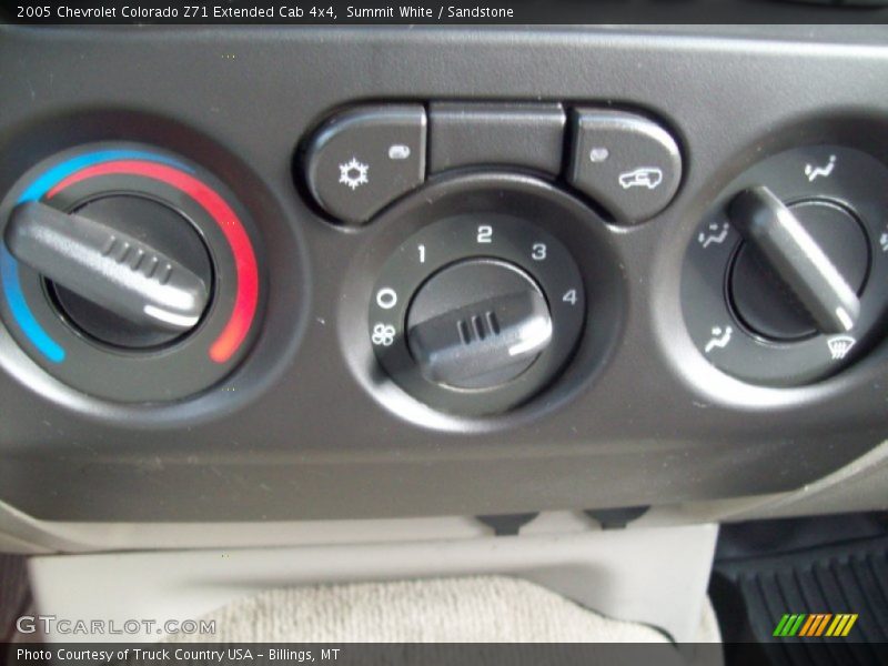 Controls of 2005 Colorado Z71 Extended Cab 4x4