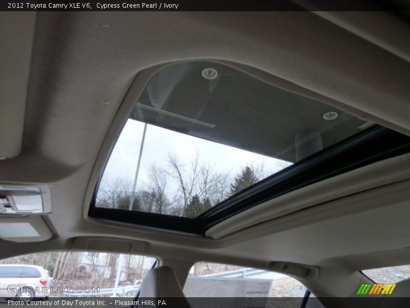 Cypress Green Pearl / Ivory 2012 Toyota Camry XLE V6