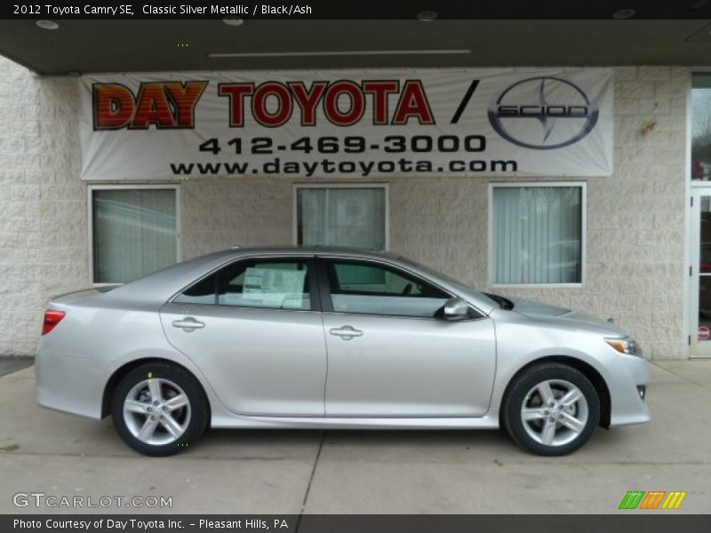 Classic Silver Metallic / Black/Ash 2012 Toyota Camry SE