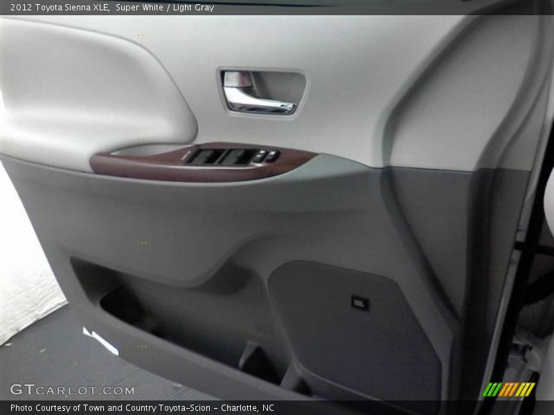 Super White / Light Gray 2012 Toyota Sienna XLE