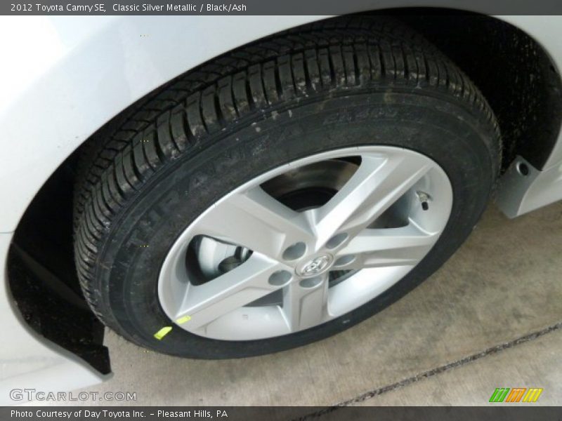 Classic Silver Metallic / Black/Ash 2012 Toyota Camry SE
