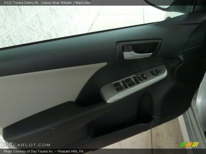 Classic Silver Metallic / Black/Ash 2012 Toyota Camry SE