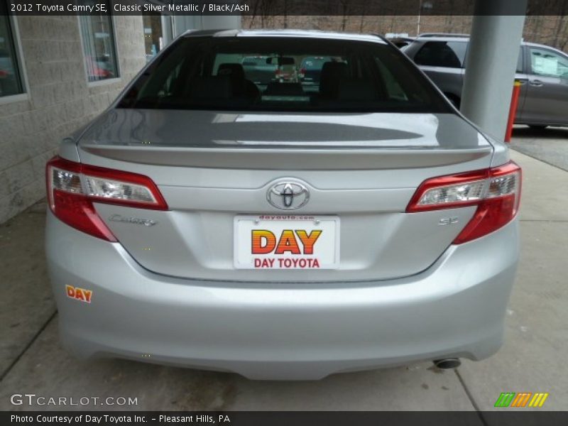 Classic Silver Metallic / Black/Ash 2012 Toyota Camry SE