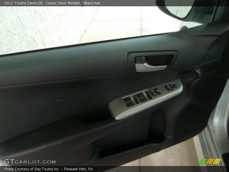 Classic Silver Metallic / Black/Ash 2012 Toyota Camry SE