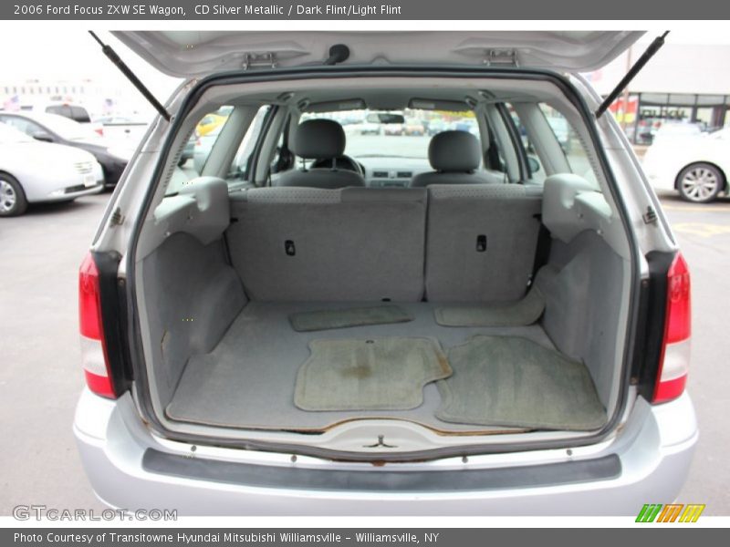  2006 Focus ZXW SE Wagon Trunk