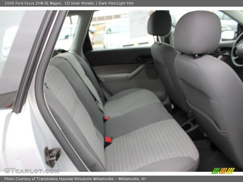 CD Silver Metallic / Dark Flint/Light Flint 2006 Ford Focus ZXW SE Wagon