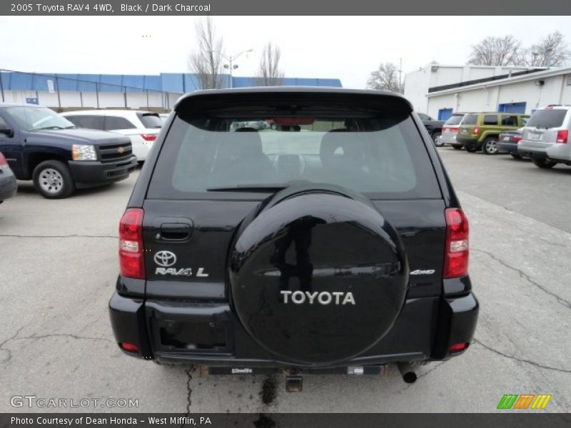 Black / Dark Charcoal 2005 Toyota RAV4 4WD