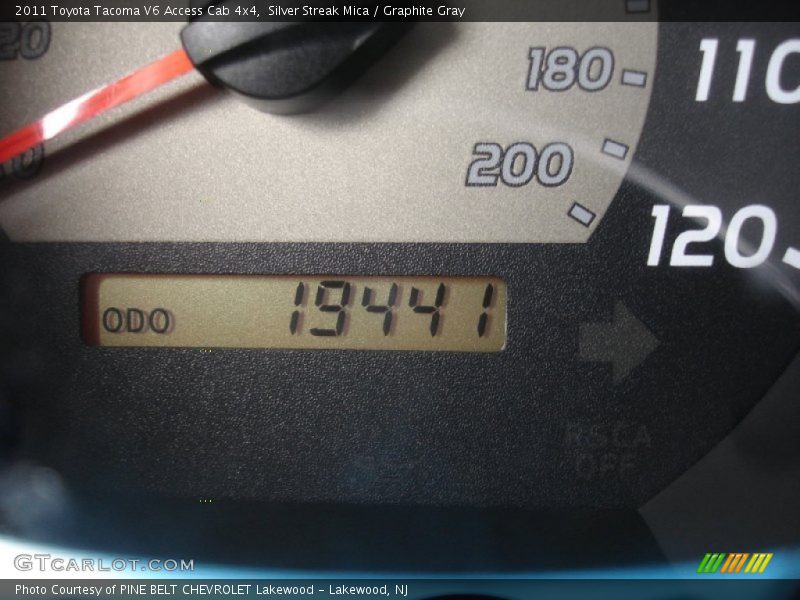 Silver Streak Mica / Graphite Gray 2011 Toyota Tacoma V6 Access Cab 4x4