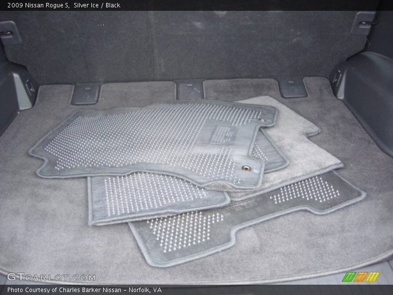 Silver Ice / Black 2009 Nissan Rogue S