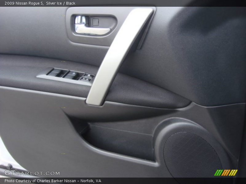 Silver Ice / Black 2009 Nissan Rogue S