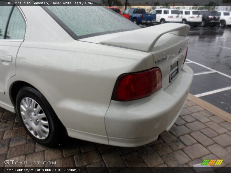 Dover White Pearl / Gray 2002 Mitsubishi Galant ES
