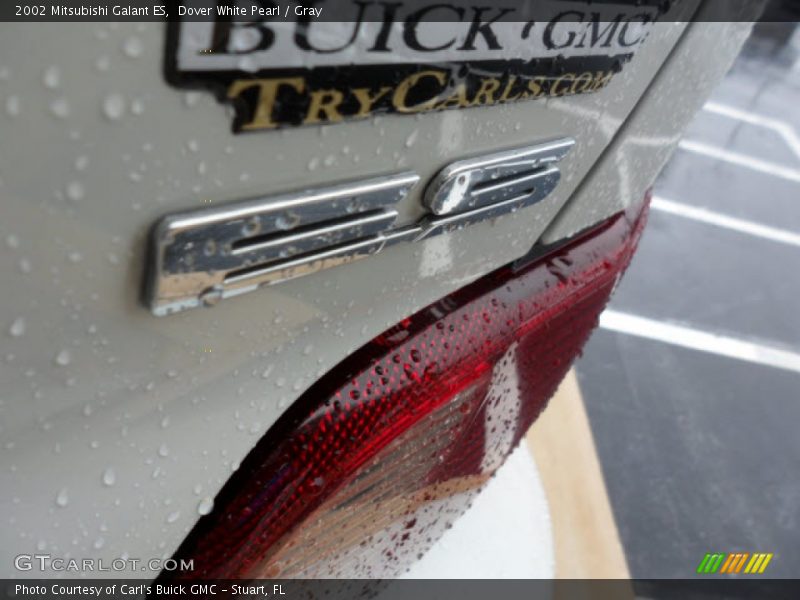 Dover White Pearl / Gray 2002 Mitsubishi Galant ES