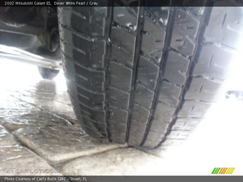 Dover White Pearl / Gray 2002 Mitsubishi Galant ES