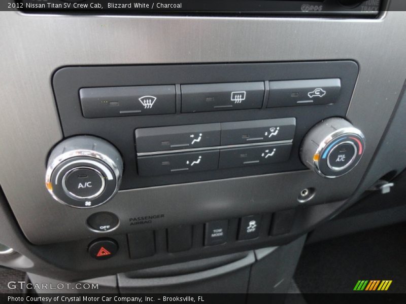 Controls of 2012 Titan SV Crew Cab