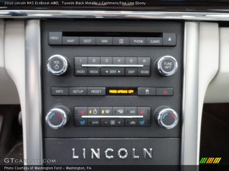Tuxedo Black Metallic / Cashmere/Fine Line Ebony 2010 Lincoln MKS EcoBoost AWD