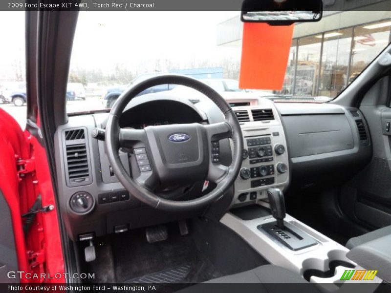  2009 Escape XLT 4WD Charcoal Interior