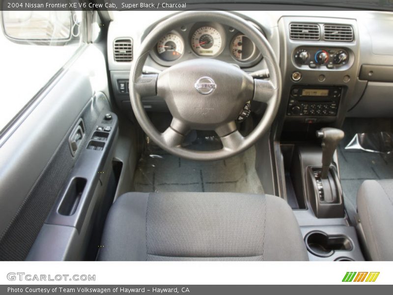 Super Black / Charcoal 2004 Nissan Frontier XE V6 Crew Cab