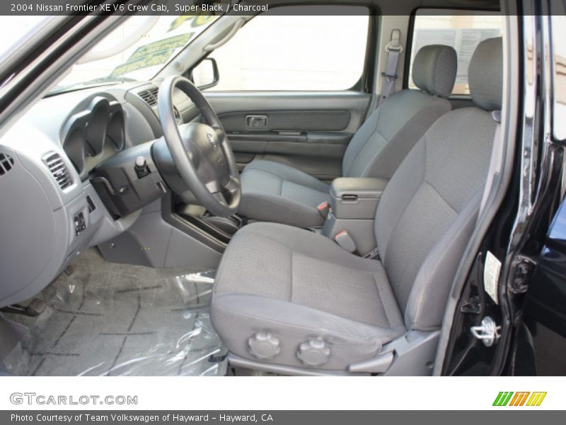  2004 Frontier XE V6 Crew Cab Charcoal Interior