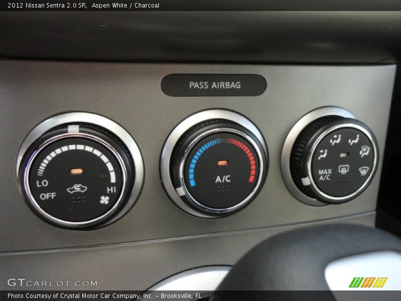 Aspen White / Charcoal 2012 Nissan Sentra 2.0 SR