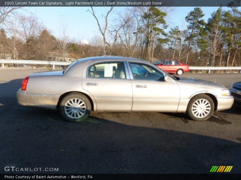 Light Parchment Gold / Dark Stone/Medium Light Stone 2003 Lincoln Town Car Signature