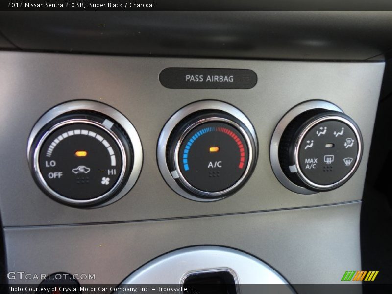 Super Black / Charcoal 2012 Nissan Sentra 2.0 SR