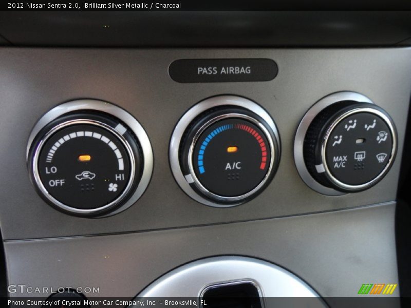 Brilliant Silver Metallic / Charcoal 2012 Nissan Sentra 2.0