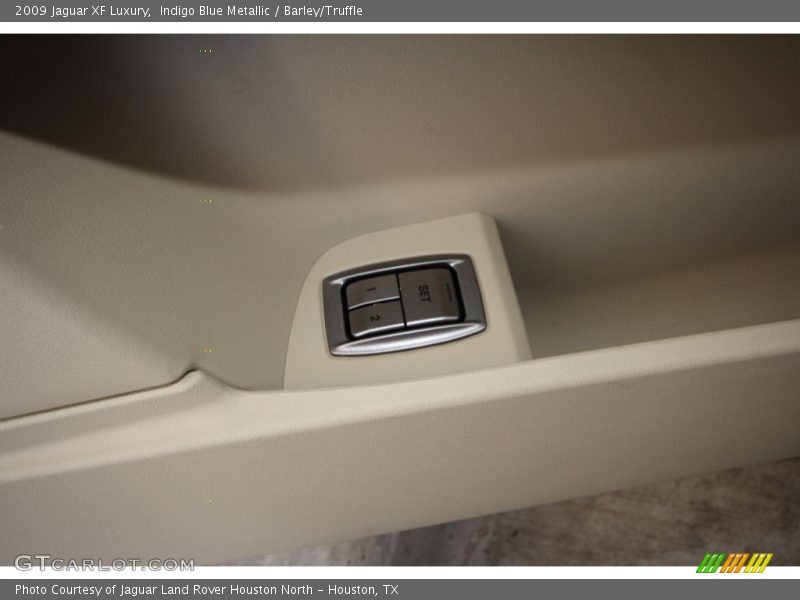 Indigo Blue Metallic / Barley/Truffle 2009 Jaguar XF Luxury