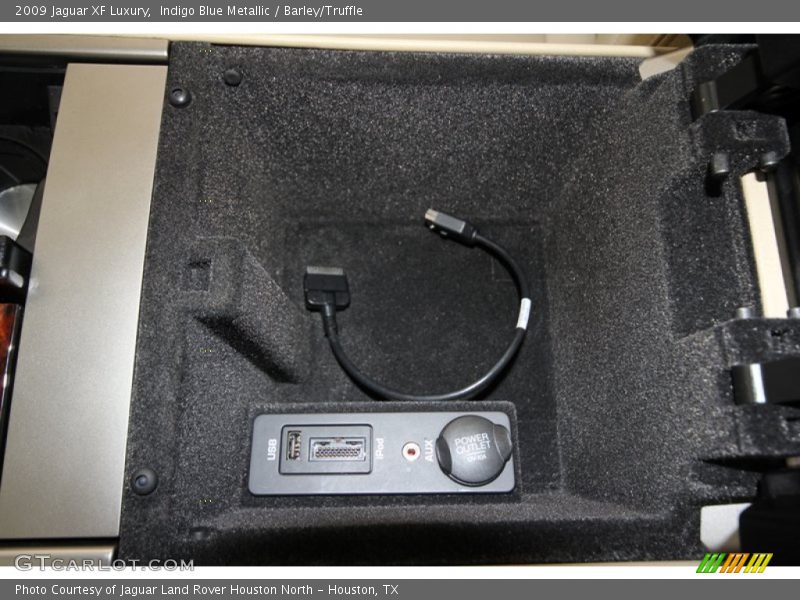 Indigo Blue Metallic / Barley/Truffle 2009 Jaguar XF Luxury