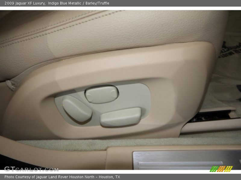 Indigo Blue Metallic / Barley/Truffle 2009 Jaguar XF Luxury