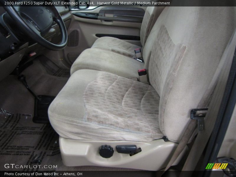 Harvest Gold Metallic / Medium Parchment 2000 Ford F250 Super Duty XLT Extended Cab 4x4