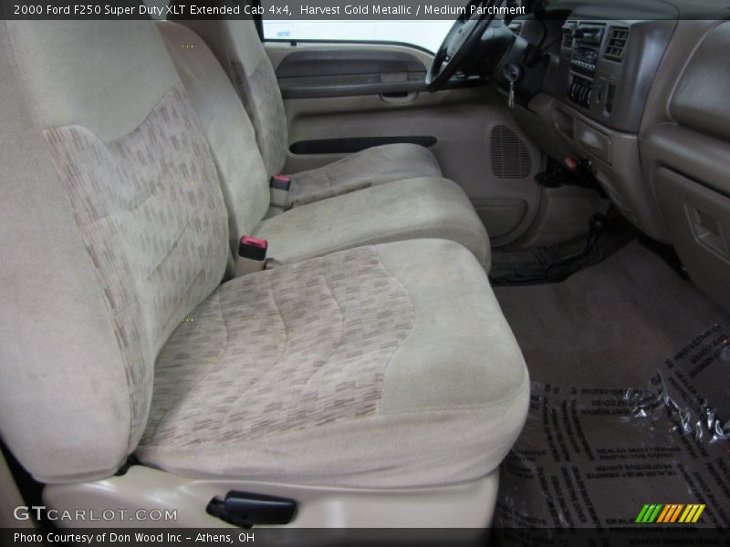 Harvest Gold Metallic / Medium Parchment 2000 Ford F250 Super Duty XLT Extended Cab 4x4