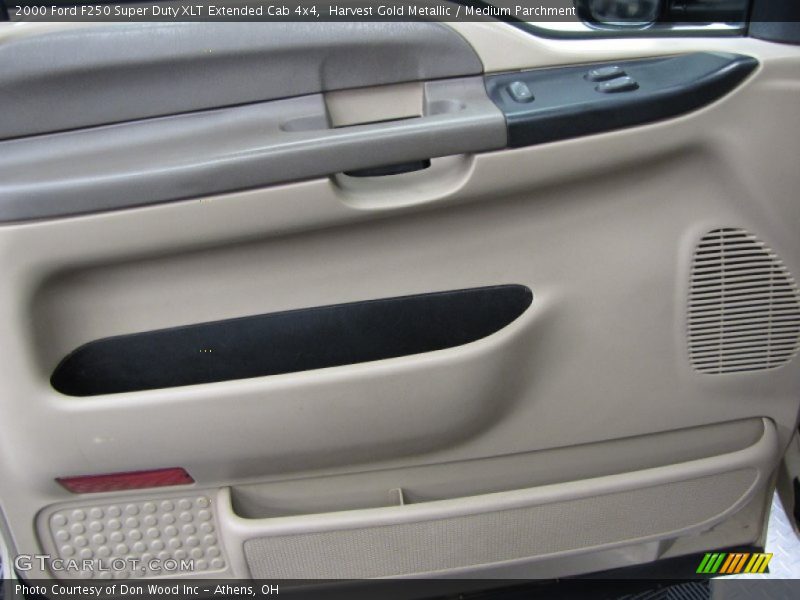 Harvest Gold Metallic / Medium Parchment 2000 Ford F250 Super Duty XLT Extended Cab 4x4