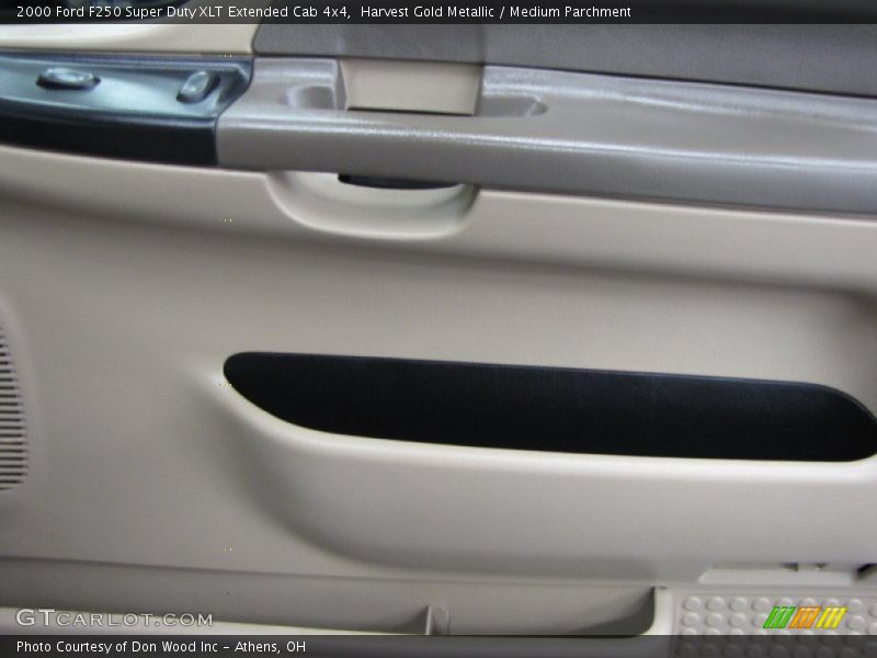 Harvest Gold Metallic / Medium Parchment 2000 Ford F250 Super Duty XLT Extended Cab 4x4