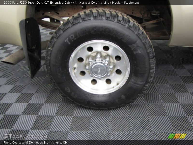 Harvest Gold Metallic / Medium Parchment 2000 Ford F250 Super Duty XLT Extended Cab 4x4