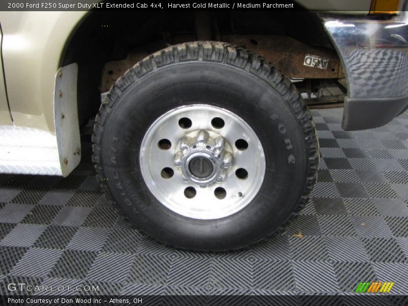 Harvest Gold Metallic / Medium Parchment 2000 Ford F250 Super Duty XLT Extended Cab 4x4