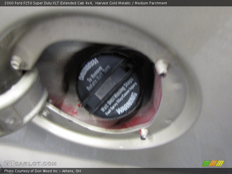 Harvest Gold Metallic / Medium Parchment 2000 Ford F250 Super Duty XLT Extended Cab 4x4