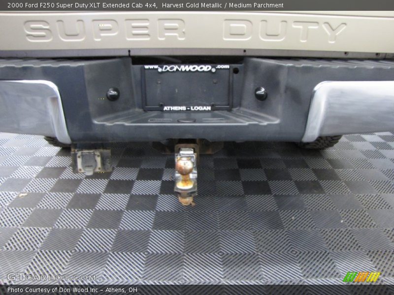 Harvest Gold Metallic / Medium Parchment 2000 Ford F250 Super Duty XLT Extended Cab 4x4