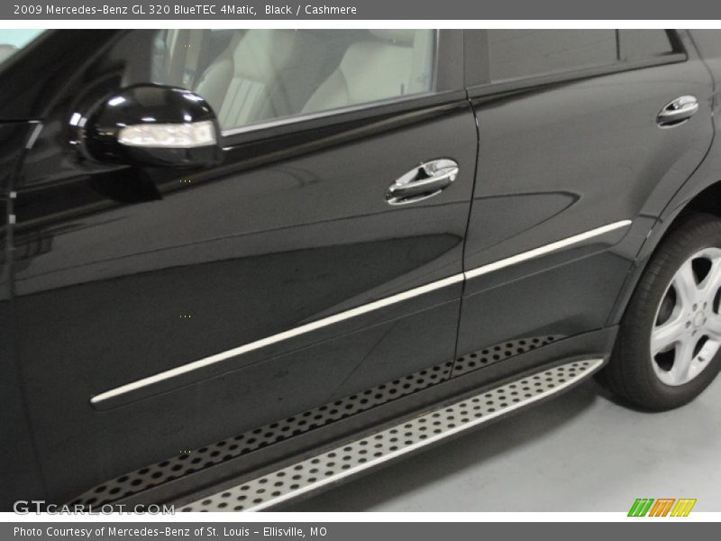 Black / Cashmere 2009 Mercedes-Benz GL 320 BlueTEC 4Matic