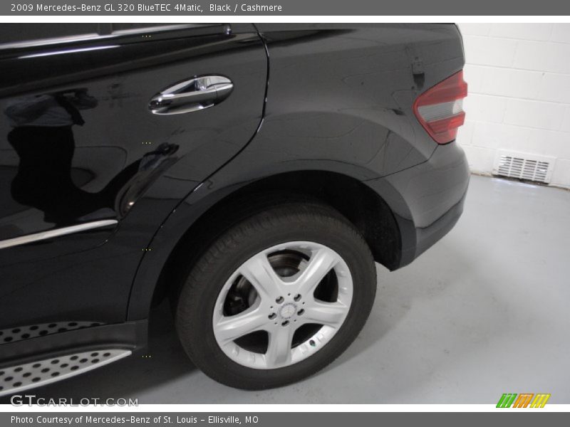 Black / Cashmere 2009 Mercedes-Benz GL 320 BlueTEC 4Matic