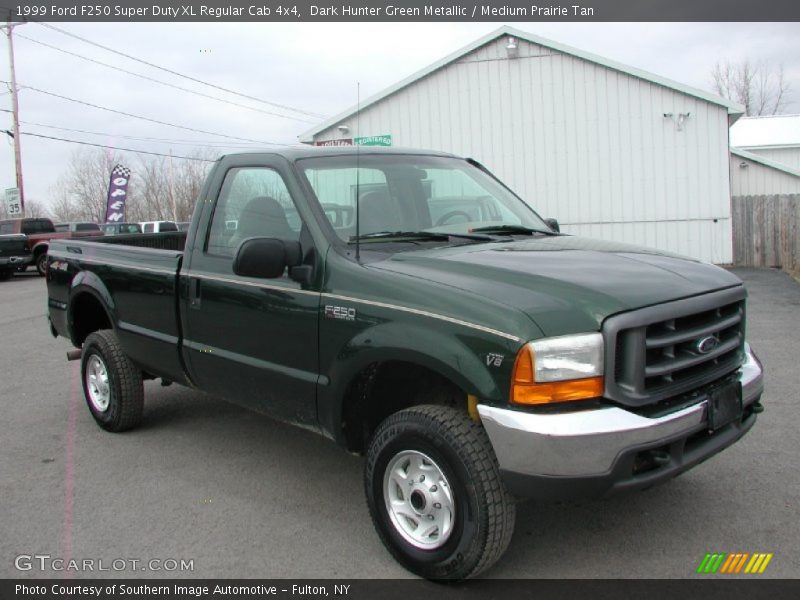 Front 3/4 View of 1999 F250 Super Duty XL Regular Cab 4x4