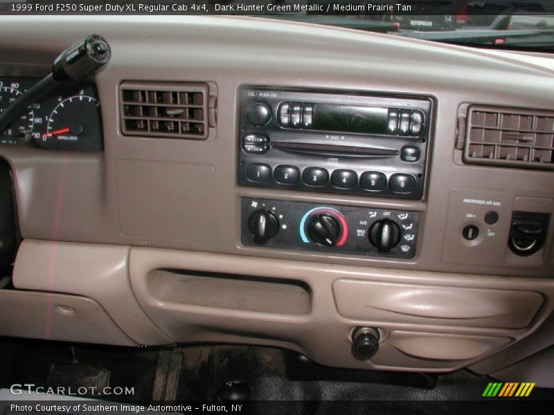 Dark Hunter Green Metallic / Medium Prairie Tan 1999 Ford F250 Super Duty XL Regular Cab 4x4