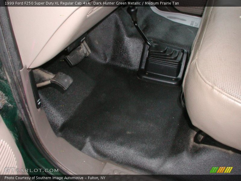 Dark Hunter Green Metallic / Medium Prairie Tan 1999 Ford F250 Super Duty XL Regular Cab 4x4